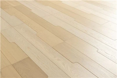 Pavimenti in rovere tinto grigio