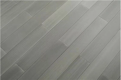 Pavimento in legno massello grigio